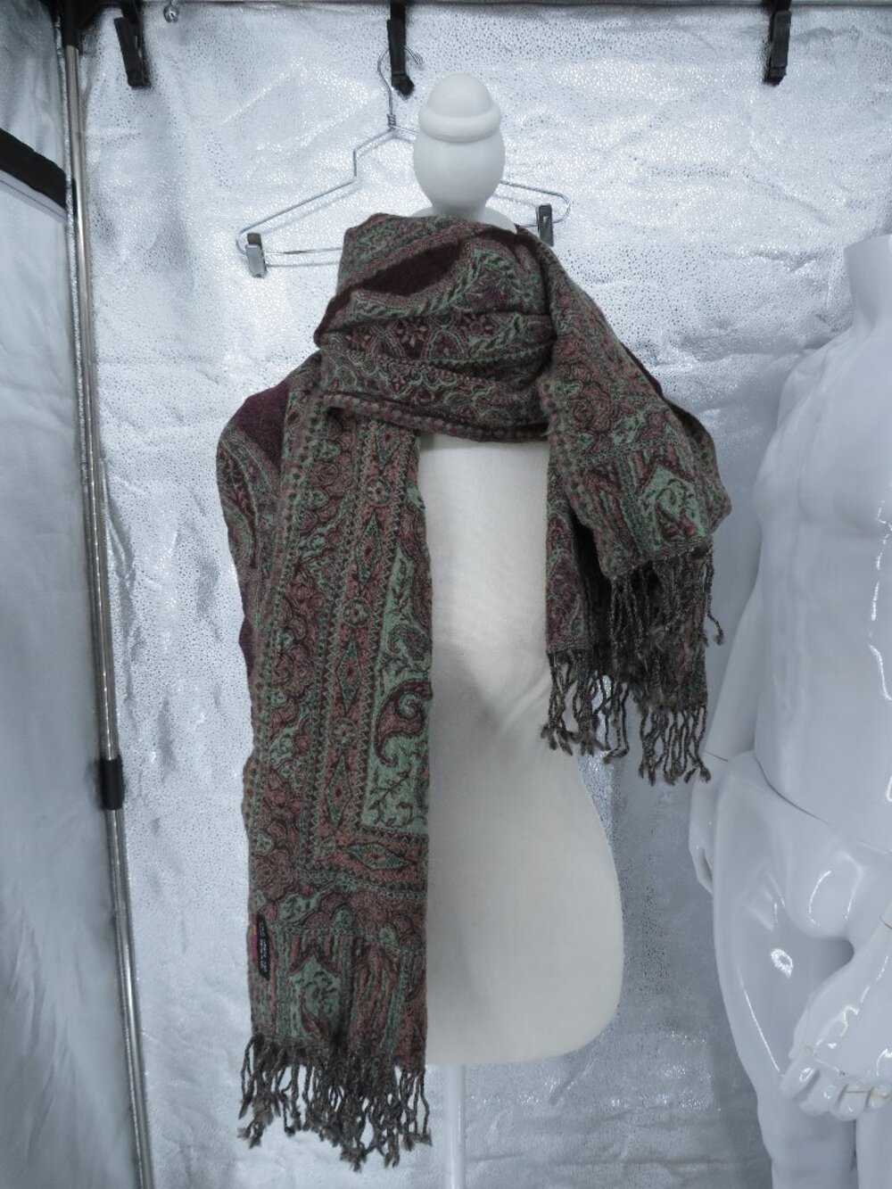 Matta NY Wool Paisley Scarf Purple Sage Green Fringe One Size Pashmina Wrap Shaw
